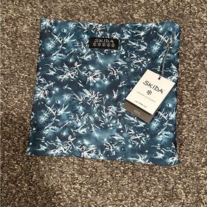 NWT Brand new Skida Kids Alpine Fleece lined Patterned Neckie / Neck Warmer